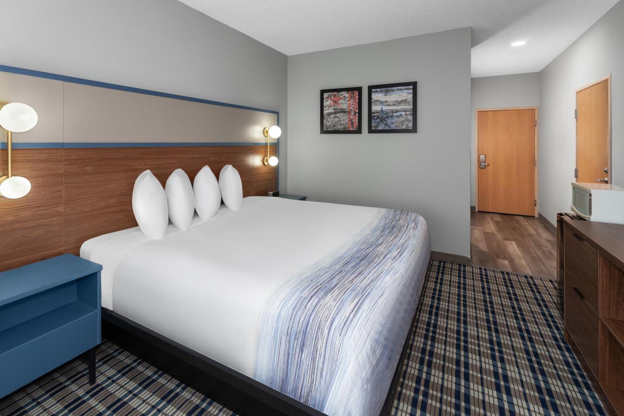 Americinn By Wyndham Eagle River Downtown Exterior photo